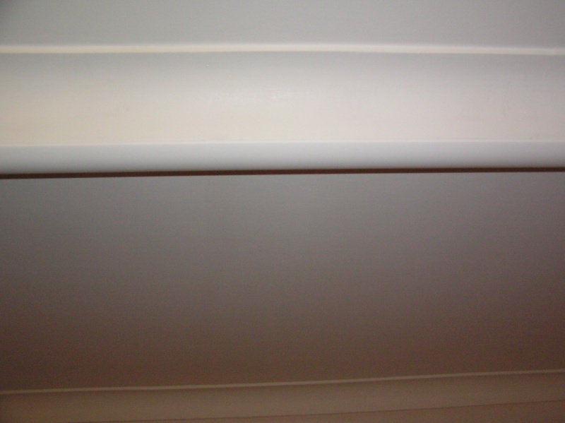 Recoller une corniche en plâtre fissurée ??? Moulure Créatif plafond
